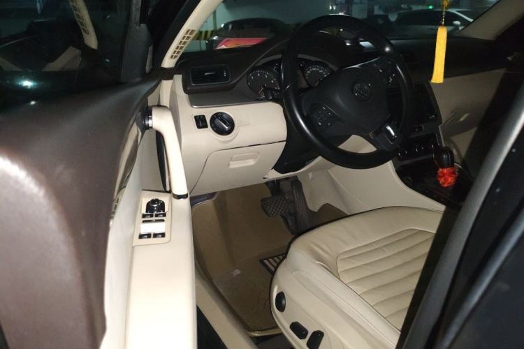 Used Volkswagen Magotan 2012 Revised Version 1.8TSI Leading Edition Driver Seat