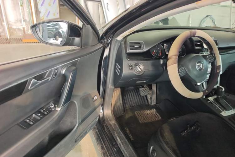 Used Volkswagen Magotan 2012 Revised Version 1.8TSI Leading Edition Driver Seat