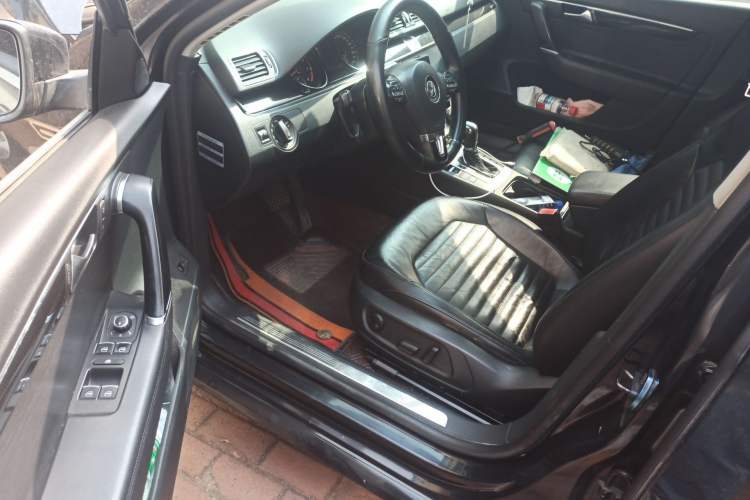 Used Volkswagen Magotan 2012 Revised Version 2.0 TSI Luxury Edition Driver Seat