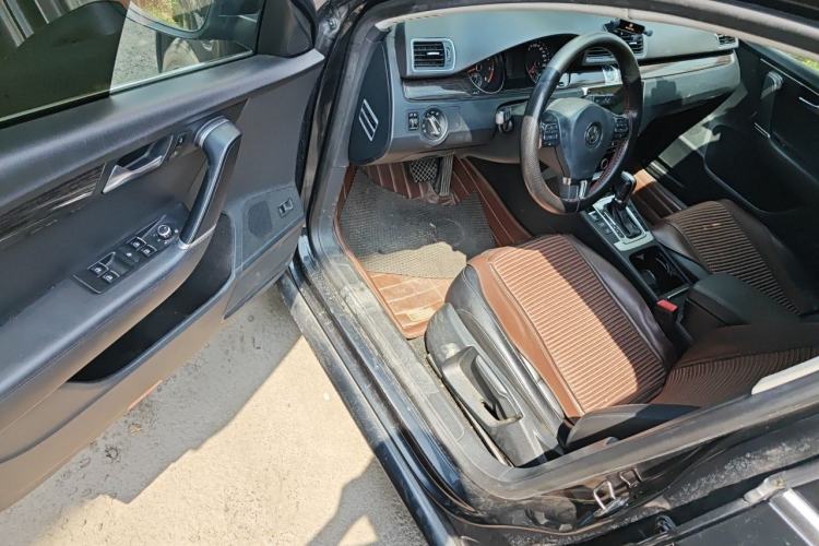 Used Volkswagen Magotan 2012 Revised 1.8TSI Comfort Version Driver Seat