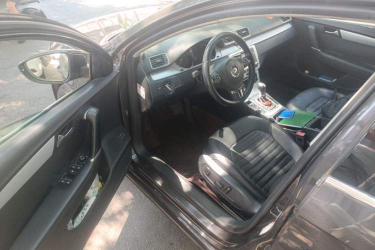 Used Volkswagen Magotan 2012 Revised Version 1.8TSI Leading Edition Driver Seat