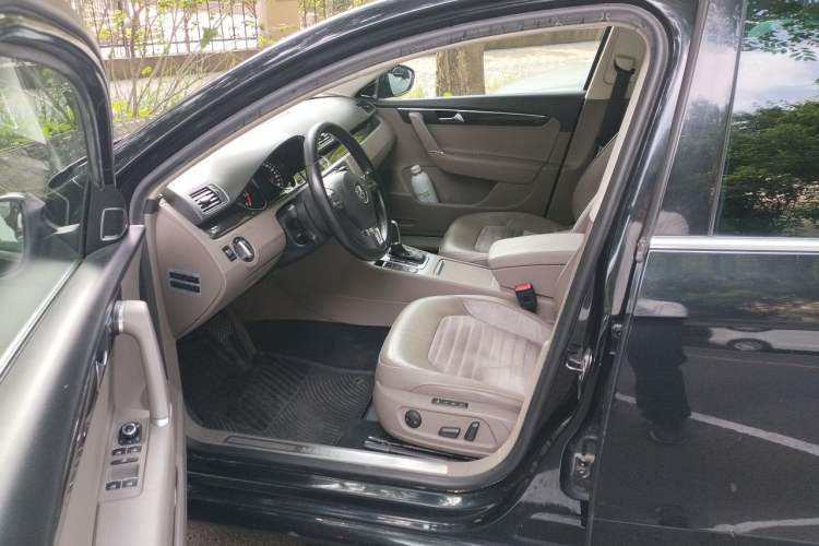 Used Volkswagen Magotan 2012 Revised Version 2.0 TSI Supreme Edition Driver Seat