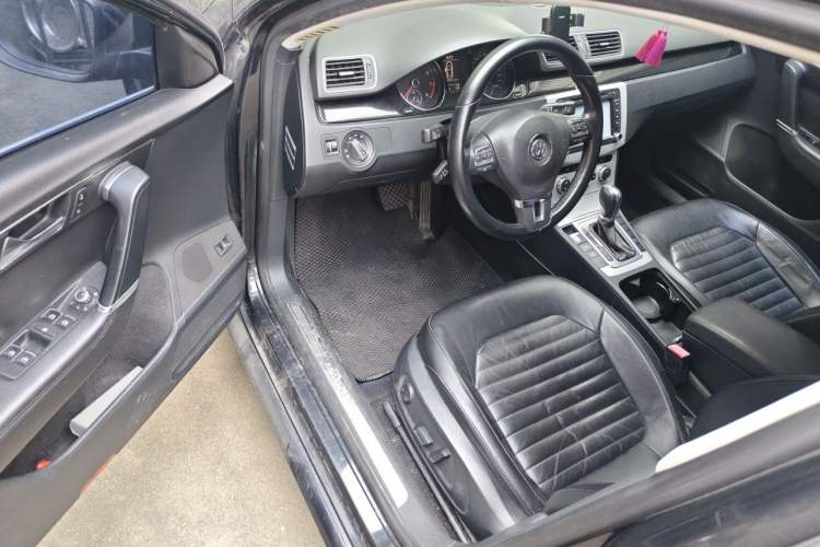 Used Volkswagen Magotan 2012 Revised 1.8TSI Luxury Version Driver Seat