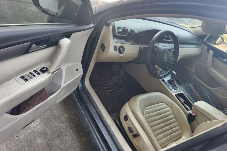 Used Volkswagen Magotan 2012 Revised Version 1.8TSI Leading Edition Driver Seat