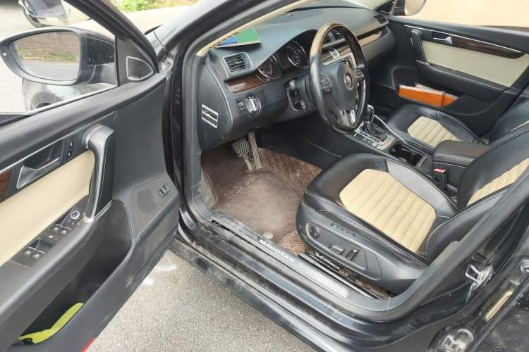 Used Volkswagen Magotan 2012 3.0 FSI Flagship Edition Driver Seat