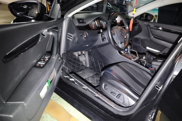 Used Volkswagen Magotan 2012 Revised 1.8TSI Luxury Version Driver Seat