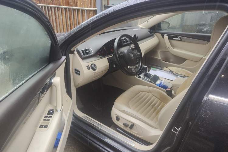 Used Volkswagen Magotan 2012 Revised 1.8TSI Luxury Version Driver Seat