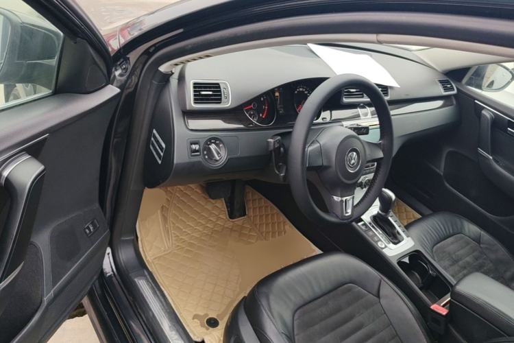 Used Volkswagen Magotan  Driver Seat