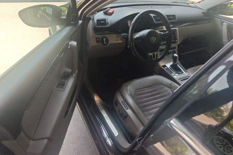 Used Volkswagen Magotan 2012 2.0 TSI Ultimate Edition Driver Seat