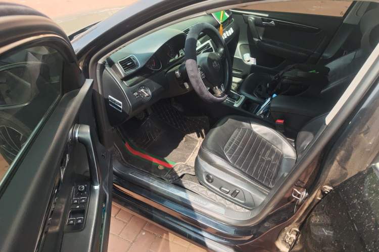 Used Volkswagen Magotan 2012 Revised 1.8TSI Luxury Version Driver Seat