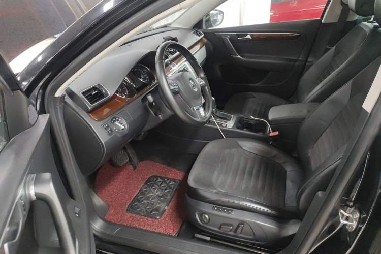 Used Volkswagen Magotan 2012 Travel Edition 2.0 TSI Comfort Version Driver Seat