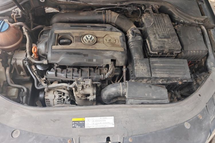 Used Volkswagen Magotan 2012 Revised 1.8TSI Luxury Version Engine Bay