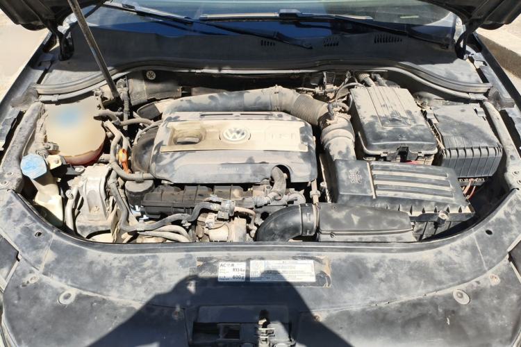 Used Volkswagen Magotan 2012 Facelift 1.8TSI Prestige Model Engine Bay