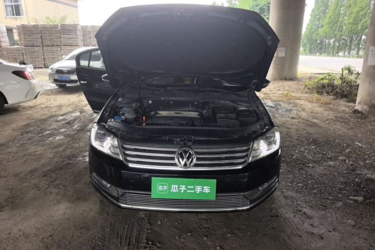 Used Volkswagen Magotan 2012 1.8TSI Luxury Model Engine Bay