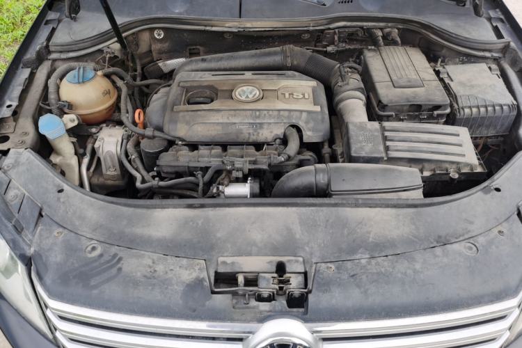 Used Volkswagen Magotan 2012 1.8TSI Luxury Model Engine Bay