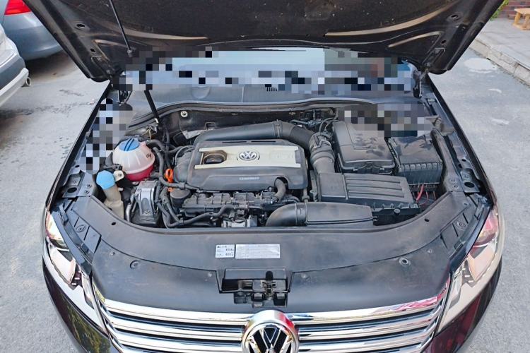 Used Volkswagen Magotan 2012 Revised 1.8TSI Luxury Version Engine Bay