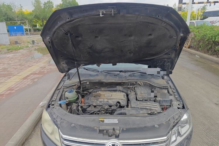 Used Volkswagen Magotan 2012 1.8TSI Luxury Model Engine Bay