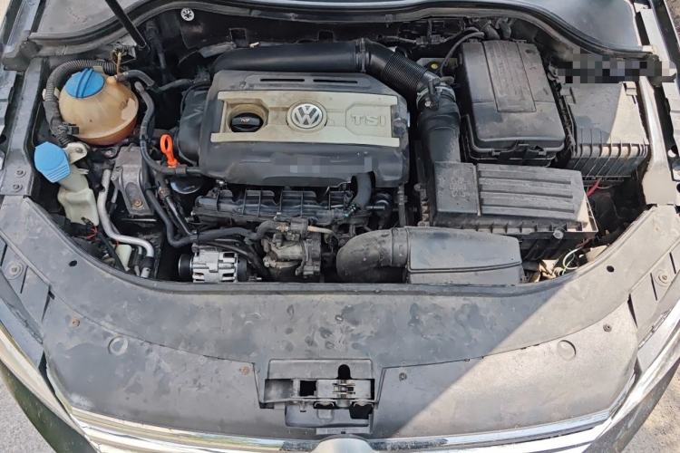 Used Volkswagen Magotan 2012 Revised 1.8TSI Comfort Version Engine Bay