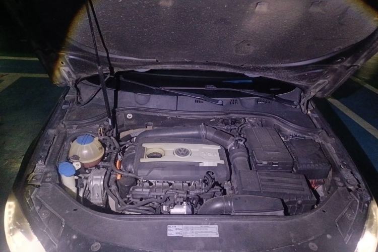 Used Volkswagen Magotan 2012 Revised 1.8TSI Luxury Version Engine Bay