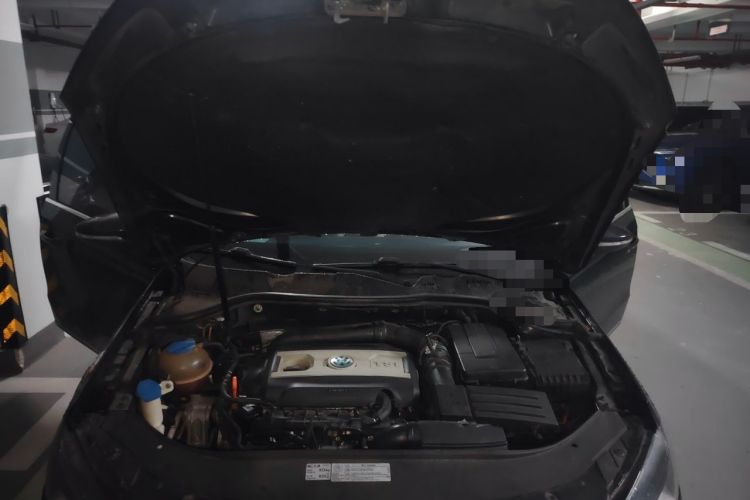Used Volkswagen Magotan 2012 1.8TSI Comfort Model Engine Bay