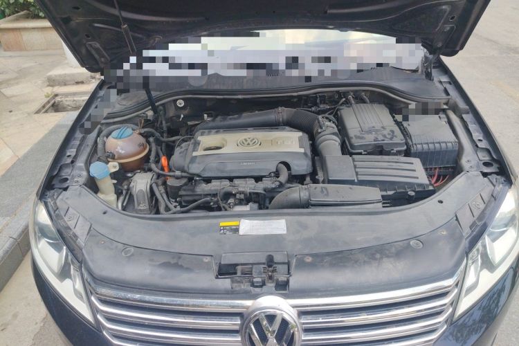 Used Volkswagen Magotan 2012 Facelift 2.0 TSI Prestige Model Engine Bay