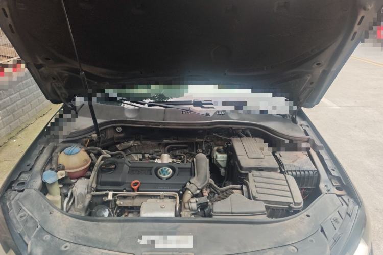 Used Volkswagen Magotan 2012 Revised 1.4 TSI Luxury Version Engine Bay