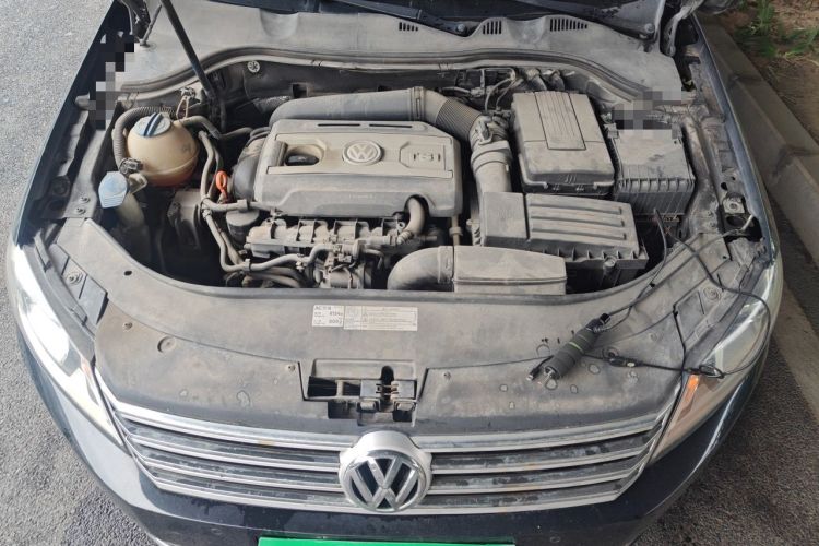 Used Volkswagen Magotan 2012 Revised 1.8TSI Luxury Version Engine Bay