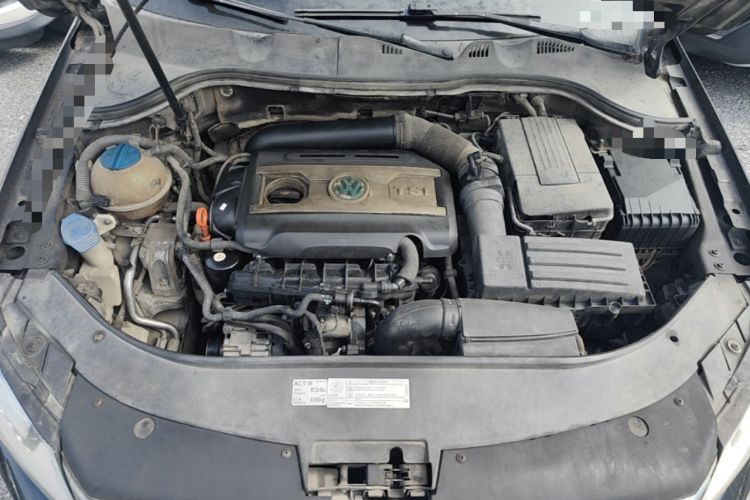 Used Volkswagen Magotan 2012 1.8TSI Luxury Model Engine Bay