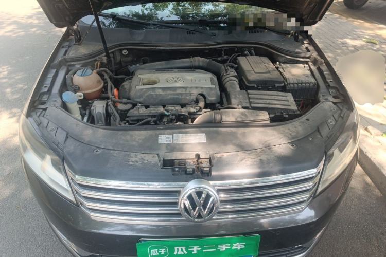 Used Volkswagen Magotan 2012 Revised Version 1.8TSI Leading Edition Engine Bay