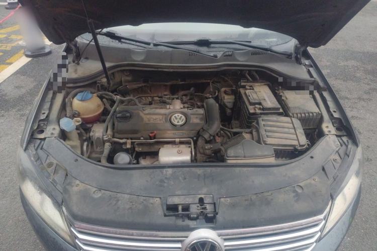 Used Volkswagen Magotan 2012 1.4TSI Comfort Edition Engine Bay