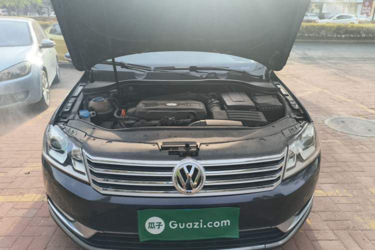Used Volkswagen Magotan 2012 2.0 TSI Prestige Edition Engine Bay