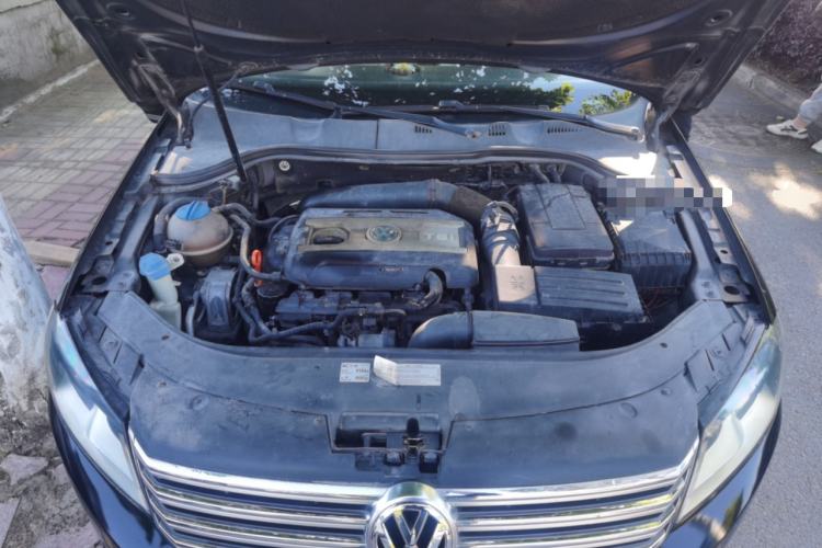 Used Volkswagen Magotan 2012 1.8TSI Comfort Model Engine Bay