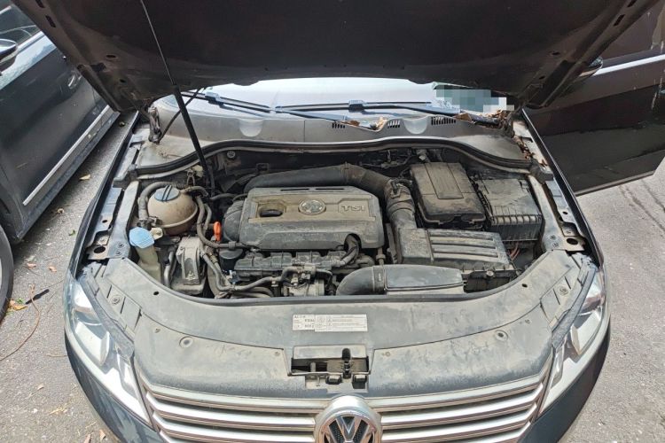 Used Volkswagen Magotan 2012 Revised 1.8TSI Luxury Version Engine Bay