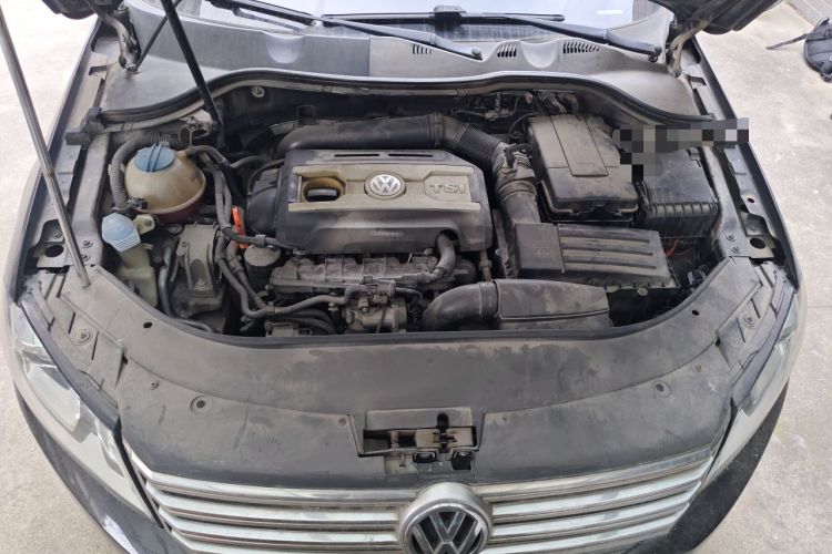 Used Volkswagen Magotan 2012 Revised 1.8TSI Luxury Version Engine Bay