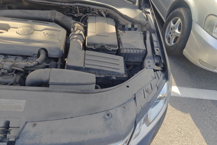 Used Volkswagen Magotan 2012 Revised 1.8TSI Luxury Version Engine Bay Left