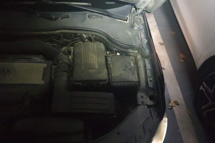 Used Volkswagen Magotan 2012 2.0 TSI Prestige Edition Engine Bay Left
