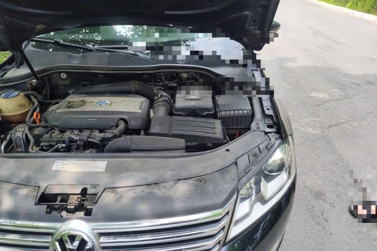 Used Volkswagen Magotan 2012 Revised 1.8TSI Luxury Version Engine Bay Left