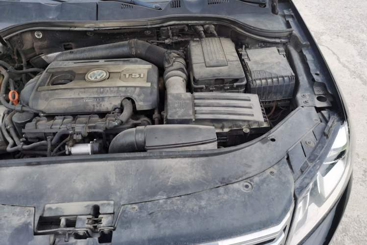 Used Volkswagen Magotan 2012 1.8TSI Luxury Model Engine Bay Left
