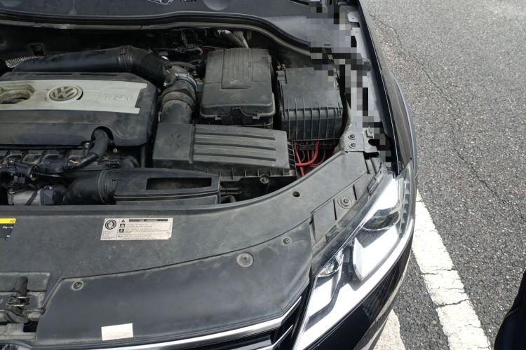 Used Volkswagen Magotan 2012 Travel Edition 2.0 TSI Four-Wheel Drive Luxury Version Engine Bay Left