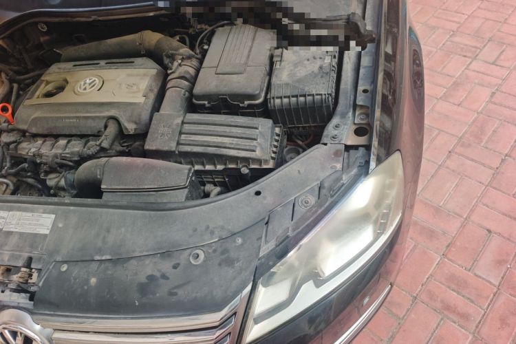 Used Volkswagen Magotan 2012 1.8TSI Prestige Model Engine Bay Left