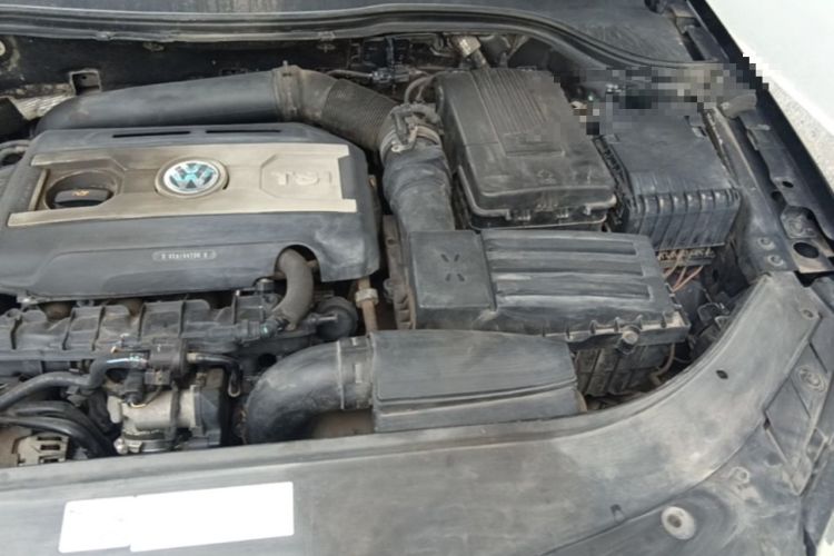 Used Volkswagen Magotan 2012 Revised 1.8TSI Luxury Version Engine Bay Left