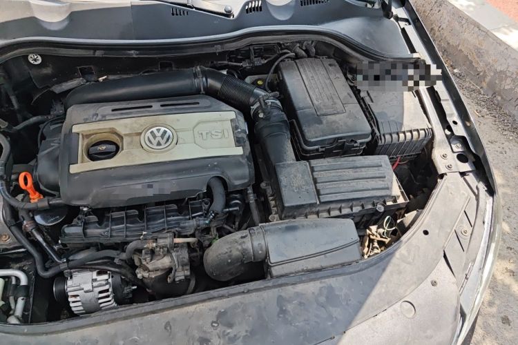 Used Volkswagen Magotan 2012 Revised 1.8TSI Comfort Version Engine Bay Left