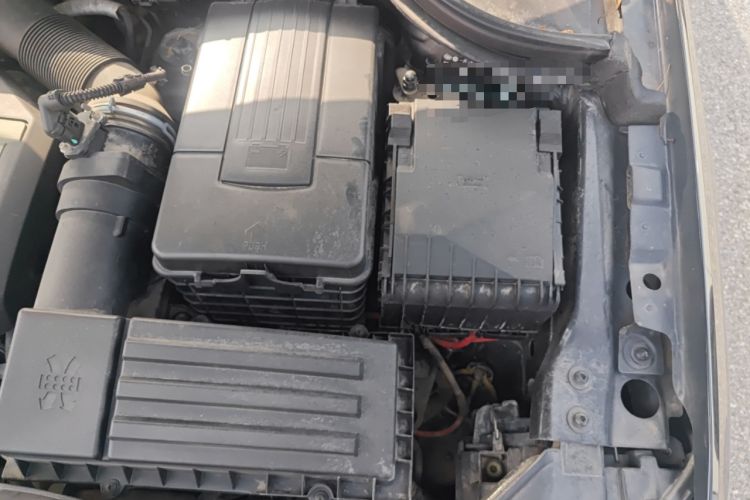 Used Volkswagen Magotan 2012 Facelift 1.8TSI Prestige Model Engine Bay Left