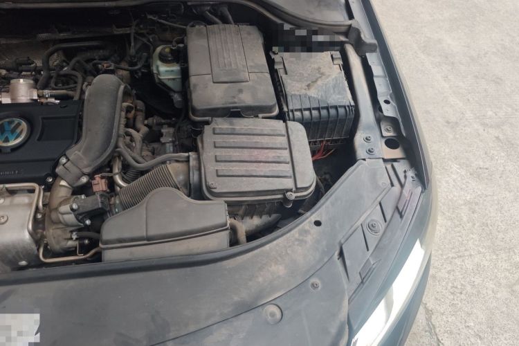 Used Volkswagen Magotan 2012 Revised 1.4 TSI Luxury Version Engine Bay Left