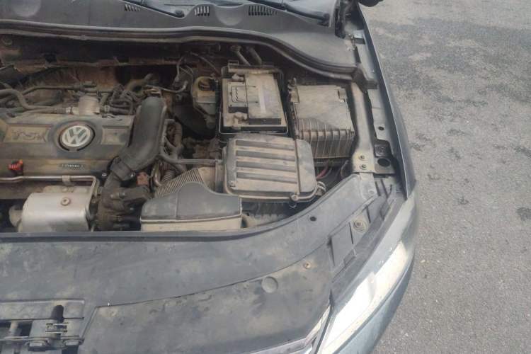 Used Volkswagen Magotan 2012 1.4TSI Comfort Edition Engine Bay Left