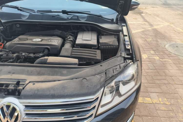 Used Volkswagen Magotan 2012 2.0 TSI Prestige Edition Engine Bay Left