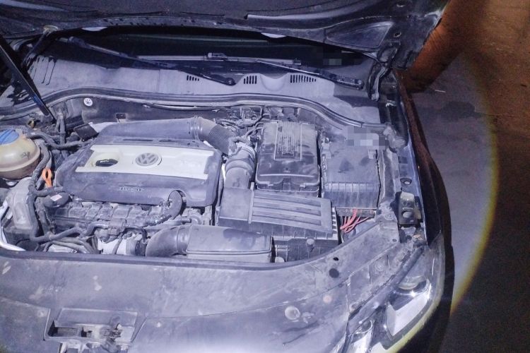 Used Volkswagen Magotan 2012 1.8TSI Prestige Model Engine Bay Left