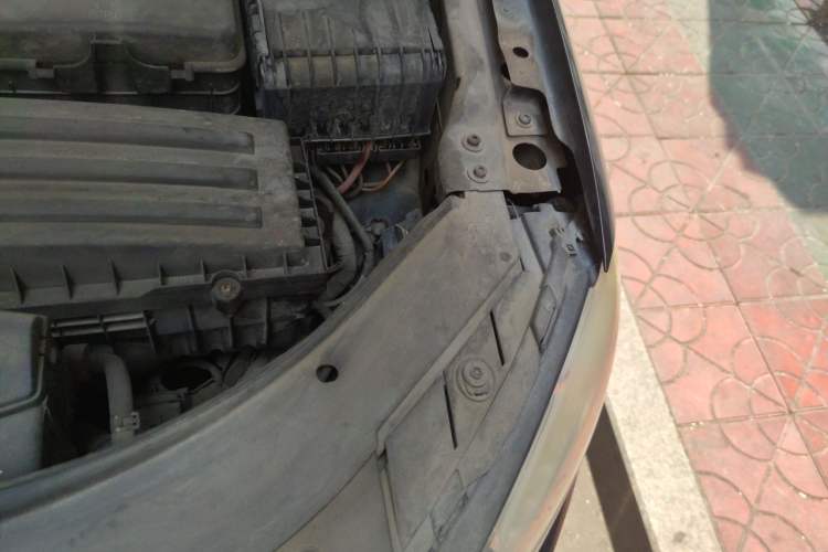 Used Volkswagen Magotan 2012 1.8TSI Luxury Model Engine Bay Left