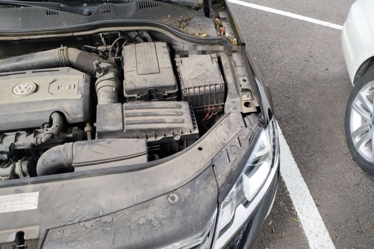 Used Volkswagen Magotan 2012 Revised Version 2.0 TSI Supreme Edition Engine Bay Left