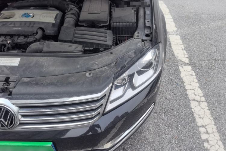 Used Volkswagen Magotan 2012 Revised 1.8TSI Luxury Version Engine Bay Left